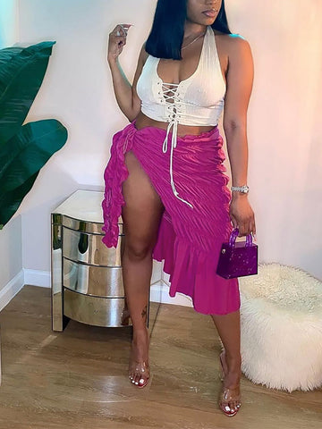 Einfarbiger, geraffter Rock mit Schlitz und Krawatte