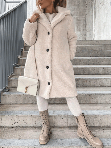 Abrigo largo de piel de peluche con solapa sólida