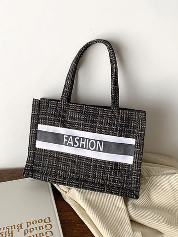 Bolso de hombro con gráfico de letras a rayas