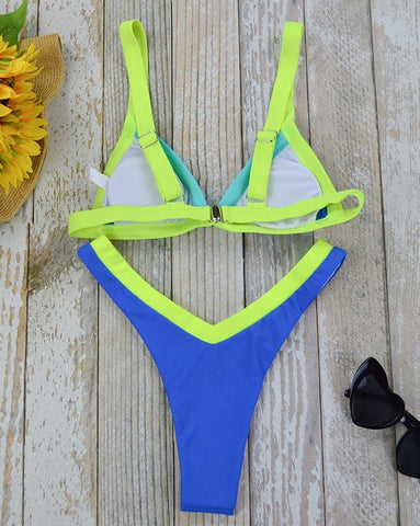 Conjunto de bikini triangular de corte alto con bloques de color