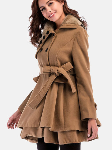 Zweireihiger Mantel mit Gürtel