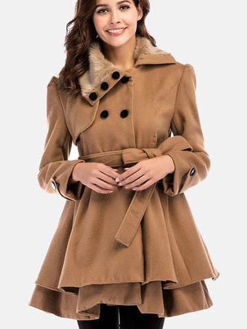 Zweireihiger Mantel mit Gürtel