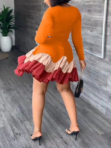 Minikleid mit Rüschen und Farbblockdesign