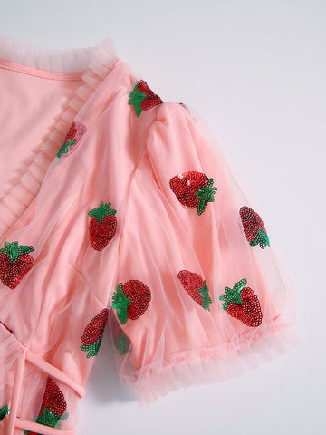 Vestido largo plisado de malla con fresas y lentejuelas