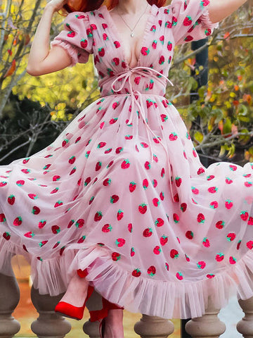 Vestido largo plisado de malla con fresas y lentejuelas