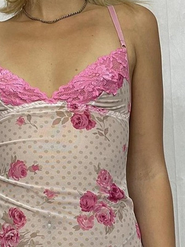 Minivestido de malla con estampado de rosas y paneles de encaje