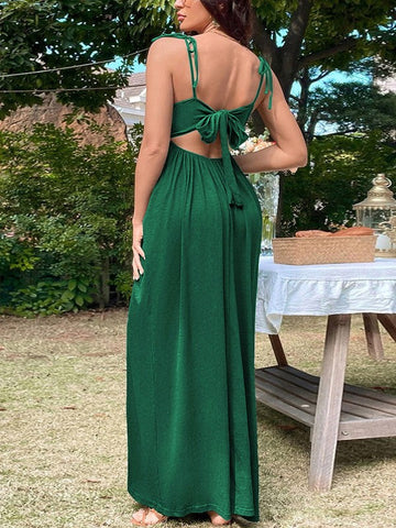 Vestido largo verde con espalda descubierta y cordones