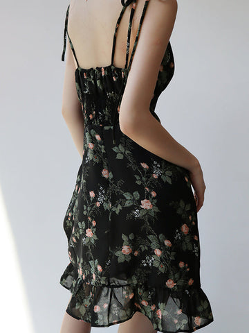 Minivestido negro con encaje floral