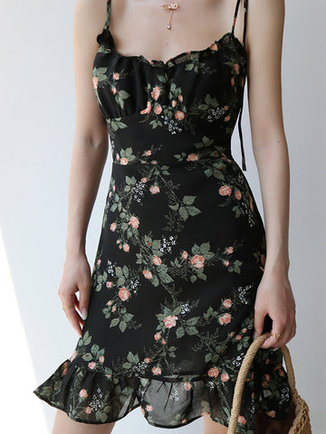 Minivestido negro con encaje floral