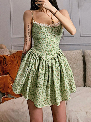 Minivestido verde floral con lazo en la espalda