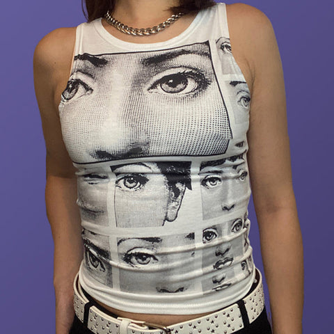 Kurzes Tanktop mit Staring Eye-Grafik