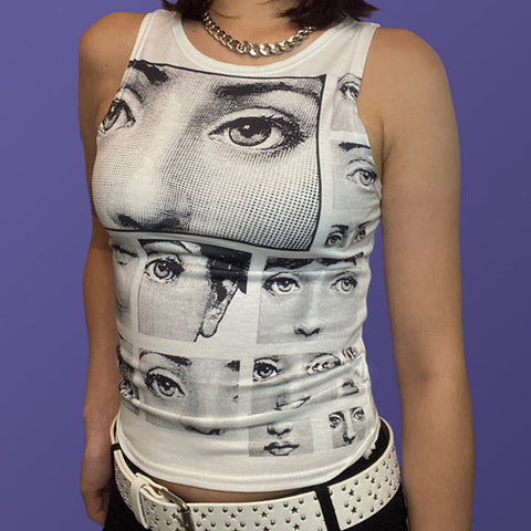 Kurzes Tanktop mit Staring Eye-Grafik