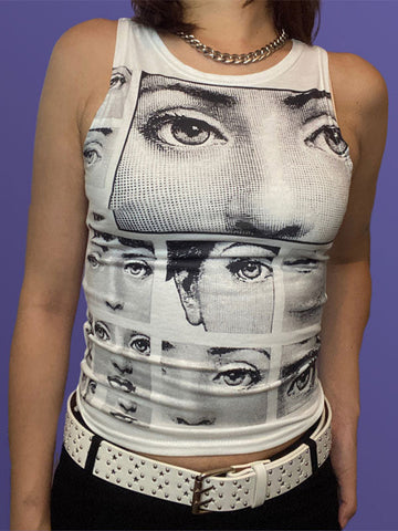 Kurzes Tanktop mit Staring Eye-Grafik