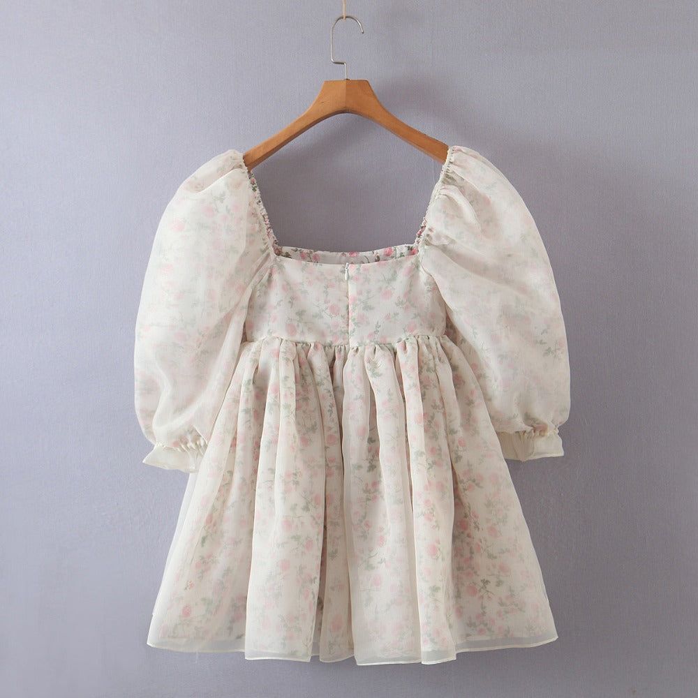 Vestido mini princesa abullonado de gasa rubí 