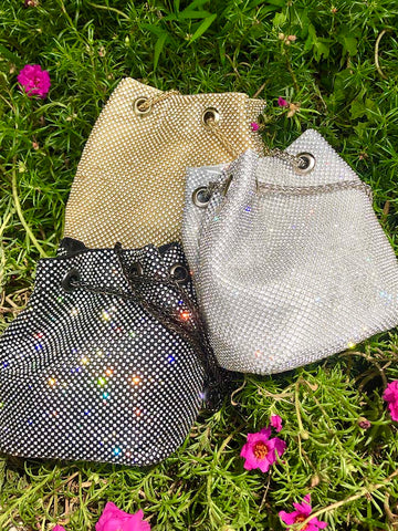 Bolso tipo cubo con cadena de diamantes de imitación