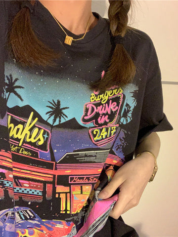 Kurzärmliges T-Shirt mit Motel-Grafik