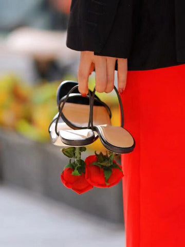 Sandalen mit Riemchen und Absatz in Rose