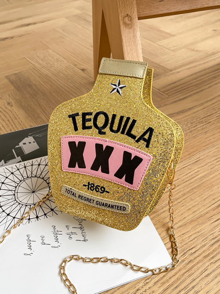 Bolso bandolera con forma de botella y letra