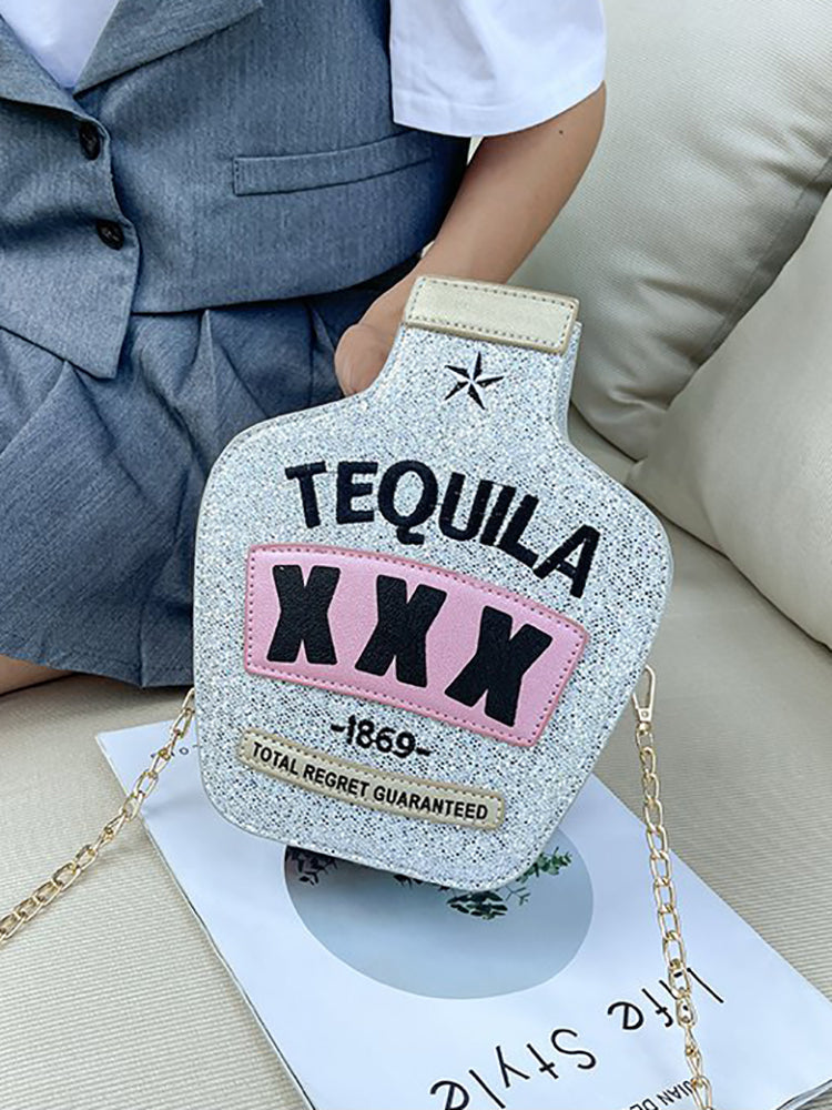 Bolso bandolera con forma de botella y letra