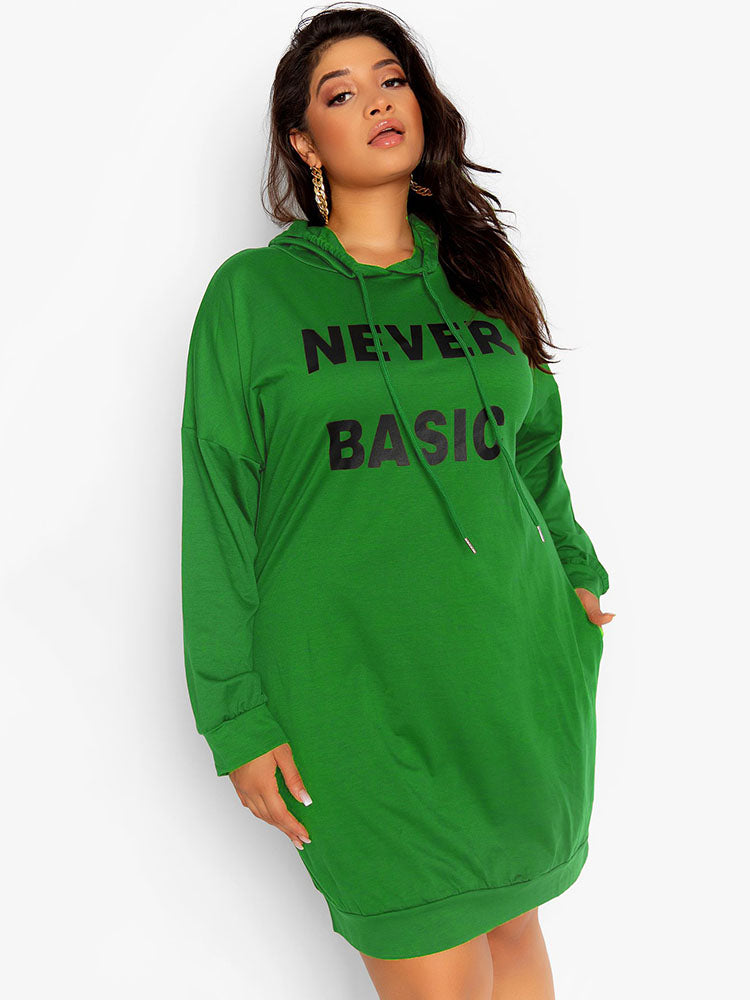 Langärmliges Hoodiekleid mit Buchstabenmuster