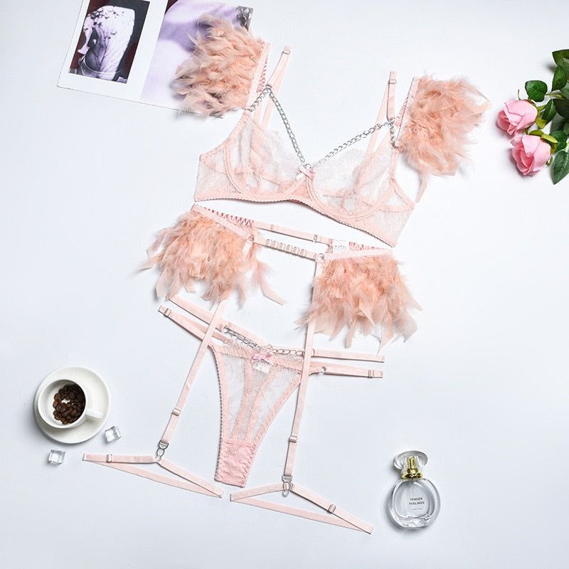 Temptations – Dreiteiliges Dessous-Set mit Federn 