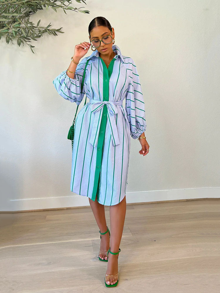Vestido camisero con estampado de rayas y cinturón