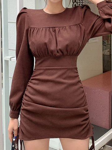 Vestido midi de manga larga con cordón fruncido