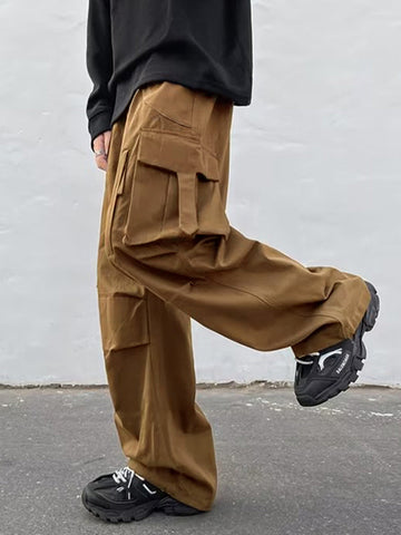 Pantalones cargo con bolsillos utilitarios para hombre