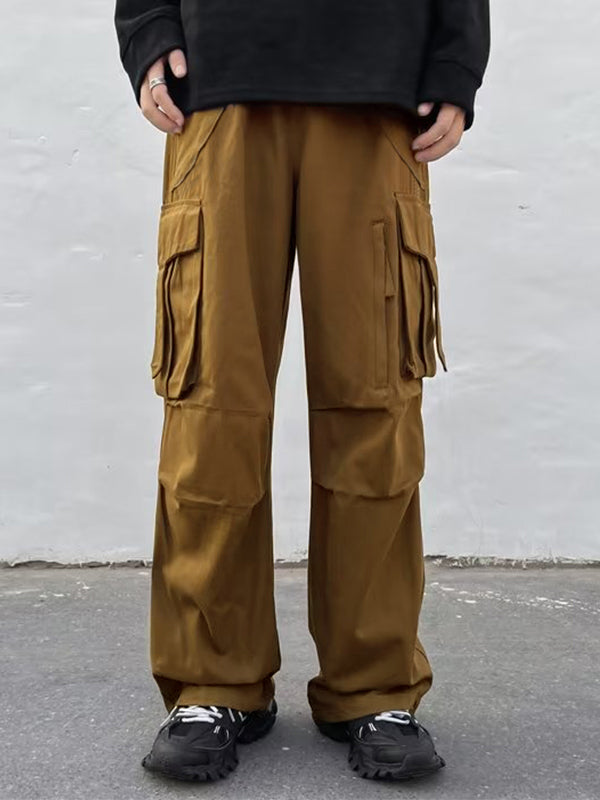 Pantalones cargo con bolsillos utilitarios para hombre