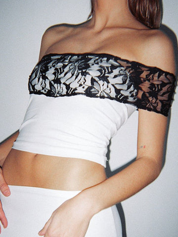 Top bandeau con detalle de encaje