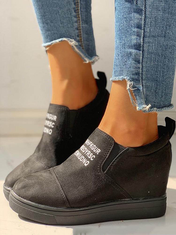 Suede Letter Pattern Casual Sneakers