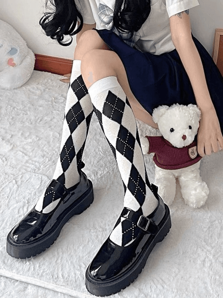 Argyle Pattern Knee High Socks