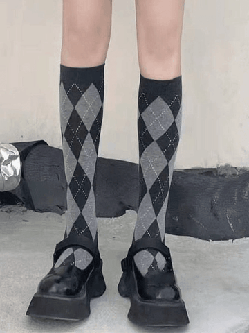 Calcetines hasta la rodilla con estampado de rombos