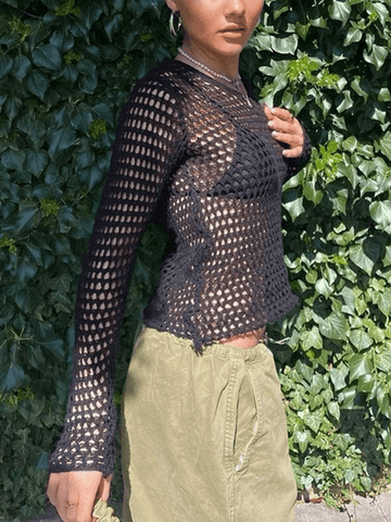 Gehäkeltes, hohles Strick-Crop-Top