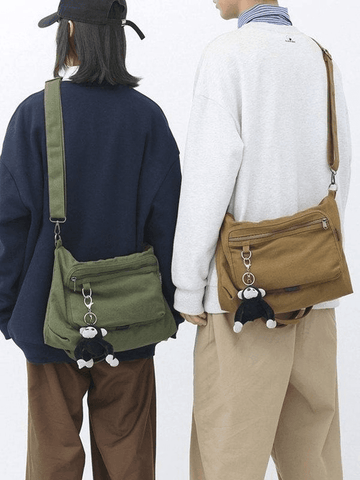 Vintage-Umhängetasche mit Cartoon-Anhänger
