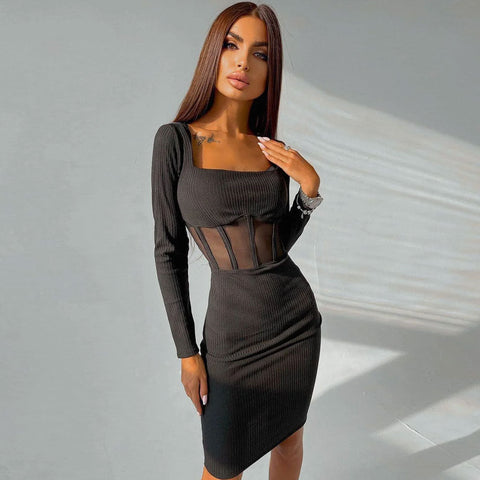 Vestido midi de punto acanalado con panel de malla y manga larga y cuello cuadrado - Negro