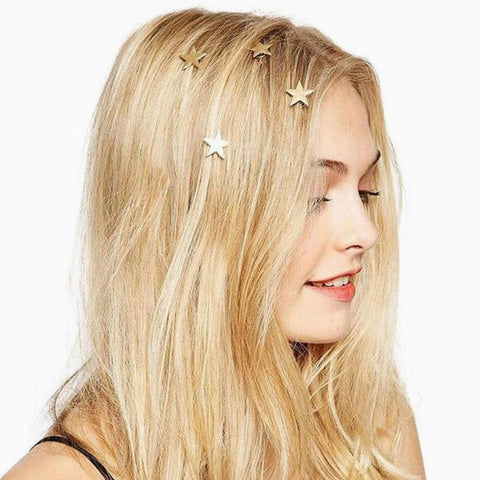 Pinza para el cabello con diseño icónico de estrella, con adorno de dije en tono dorado y tornillo giratorio