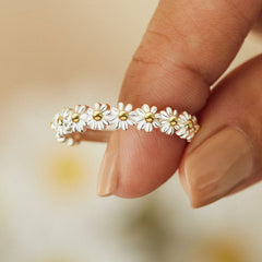 Cottagecore Style Two Tone Daisy Chain Ring - Silver