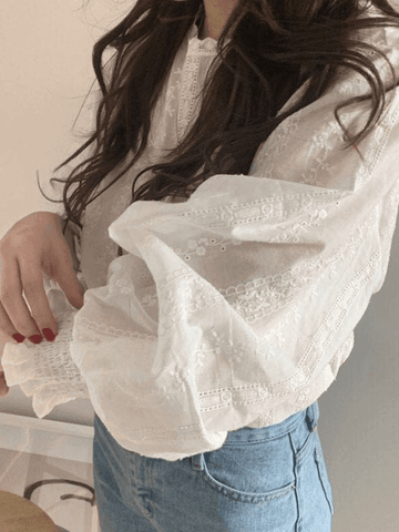 Blusa de manga larga con encaje de crochet