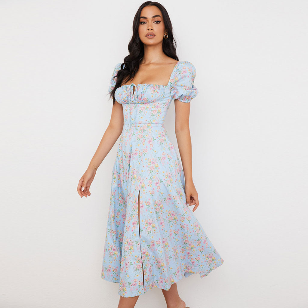 Maxi-Sommerkleid mit Gänseblümchen-Print, Puffärmeln und hohem Schlitz - Hellblau