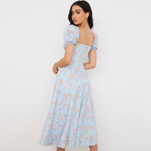 Maxi-Sommerkleid mit Gänseblümchen-Print, Puffärmeln und hohem Schlitz - Hellblau