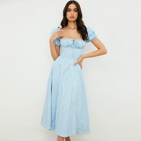 Maxi-Sommerkleid mit Gänseblümchen-Print, Puffärmeln und hohem Schlitz - Himmelblau