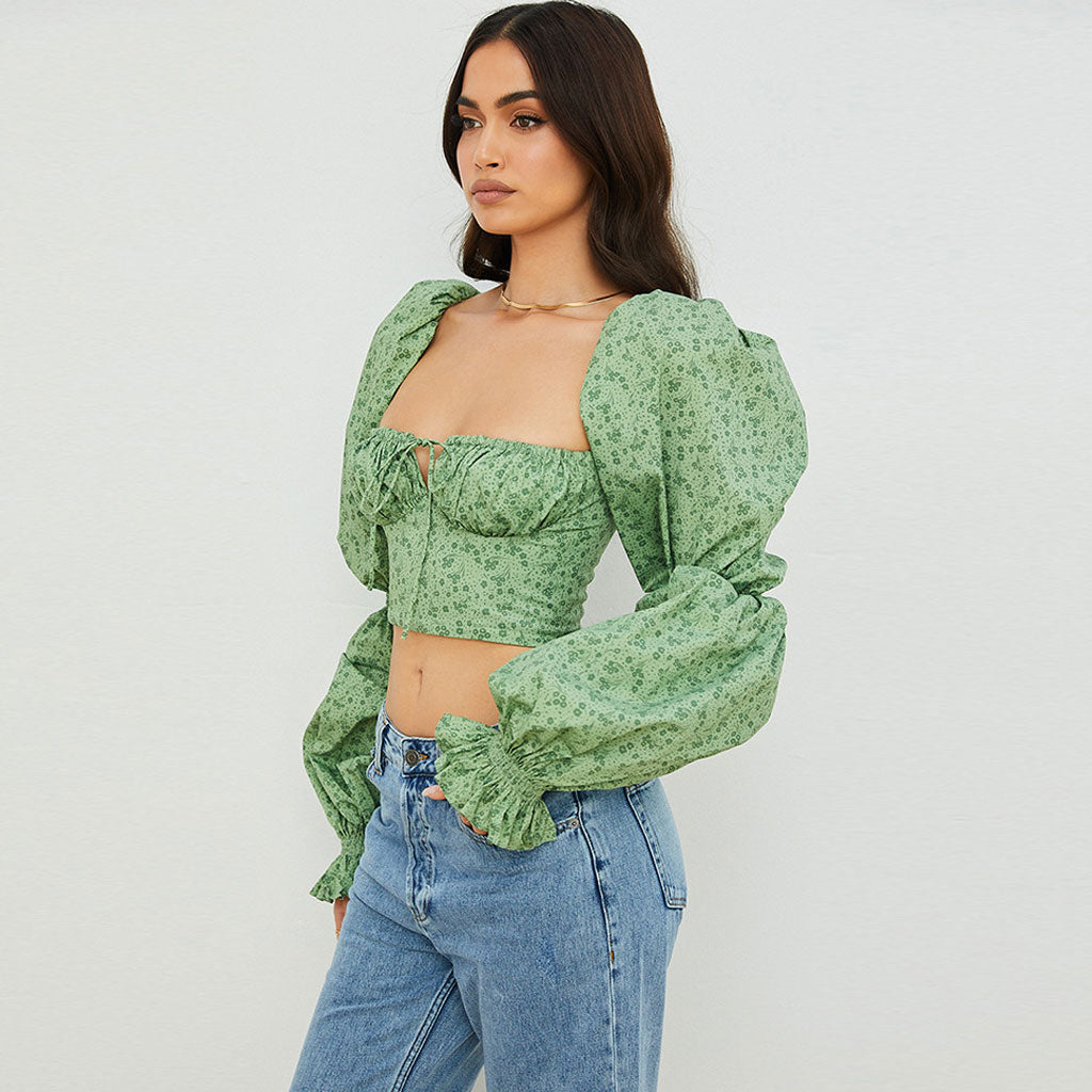 Top corto con mangas abullonadas y corpiño anudado al frente con estampado de florecitas - Verde