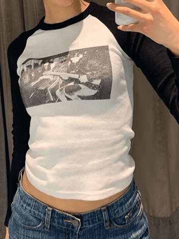 Crop-Top mit Raglanärmeln und Figurgrafik