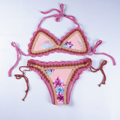 Bikini triangular de crochet festoneado con cuello halter y estampado floral estilo bohemio - Flor