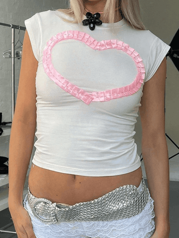 Crop Top mit Rüschen und Herz-Patch