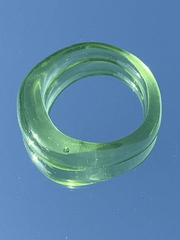 Anillo irregular verde