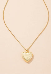 Heart-shaped Pendant Necklace