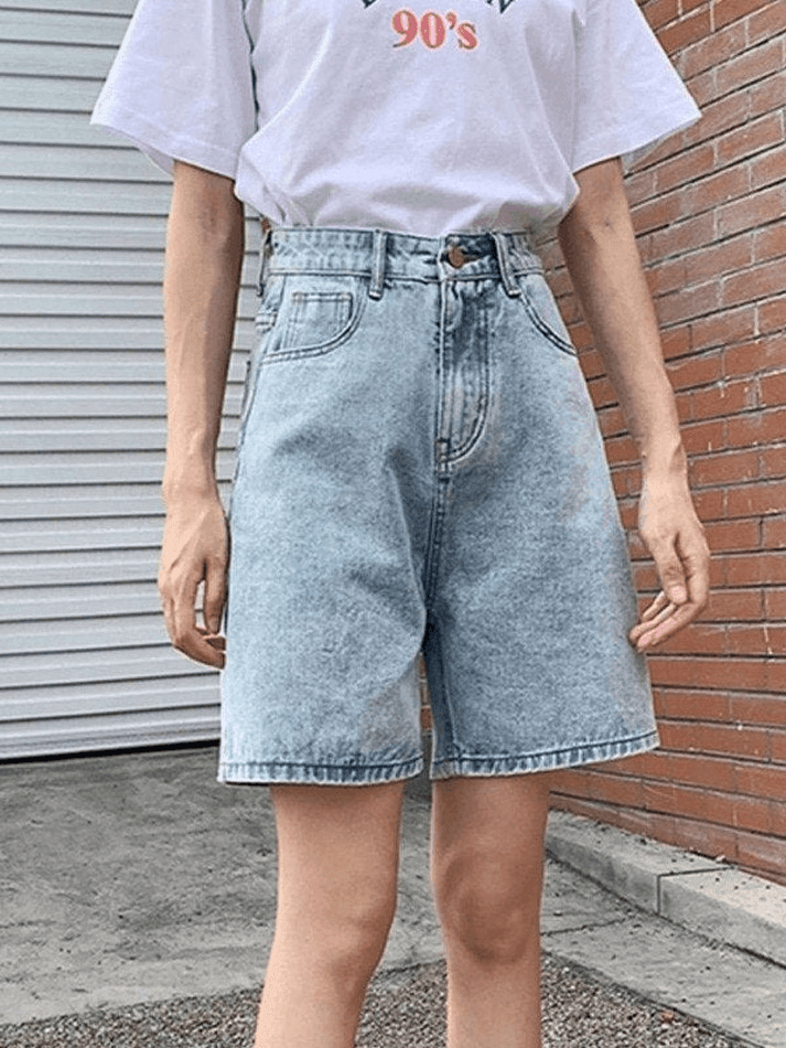 Jeansshorts mit geradem Bein und hoher Taille