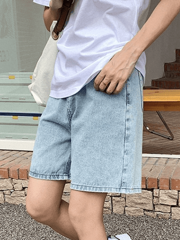 Jeansshorts mit geradem Bein und hoher Taille